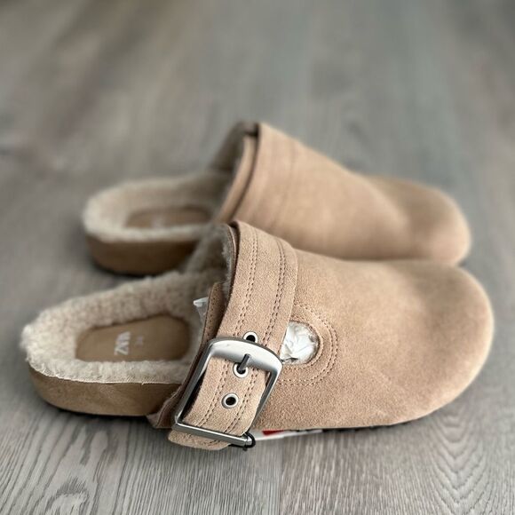 ZARA FAUX FUR LINED SUEDE CLOGS
BEIGE - Picture 13 of 14